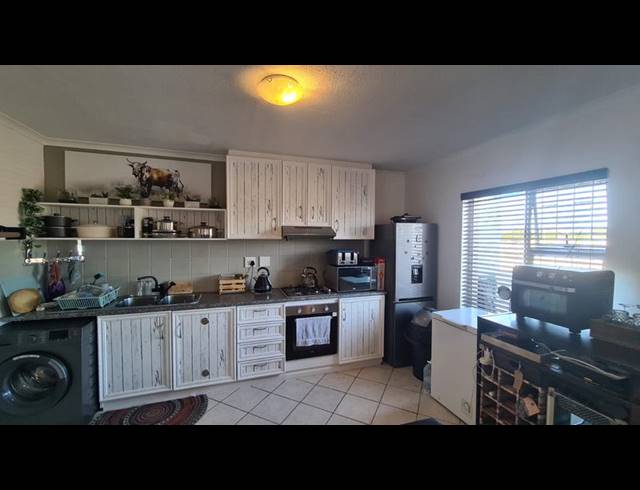 2 BEDROOM APARTMENT FOR SALE IN STRAND CENTRAL